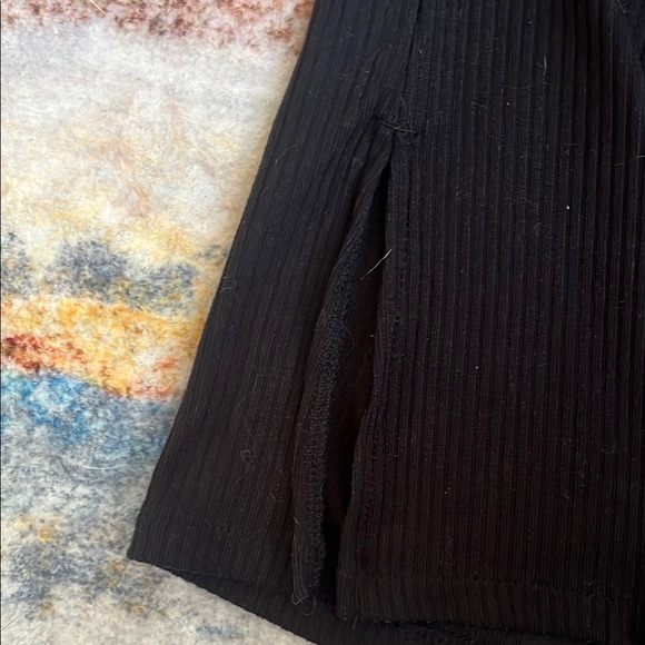 Black Casual Flared Bottoms with Wide-Leg Silhouette - Picture 4 of 6